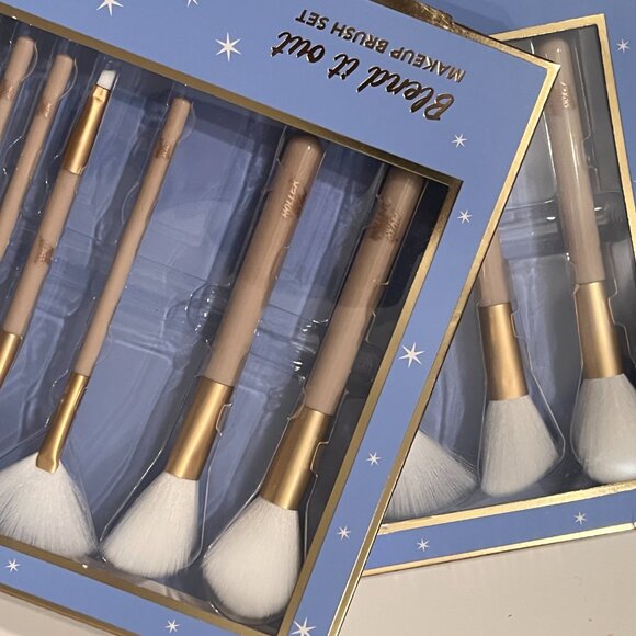 Blending Make Up Brushes. (2 sets / 7 brushes in a set) (NEW) (h/x) - Picture 7 of 13